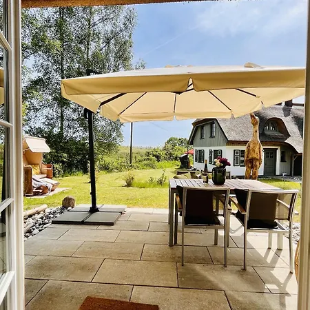 度假居 Herrlich 01 Klein Stresow Ruegen By Ruyastay