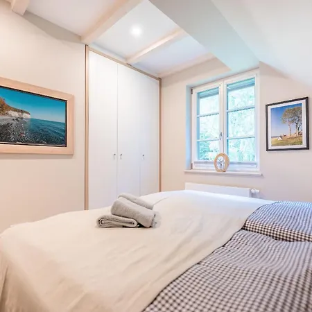 度假居 Herrlich 01 Klein Stresow Ruegen By Ruyastay *