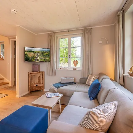 Herrlich 01 Klein Stresow Ruegen By Ruyastay Holiday home *