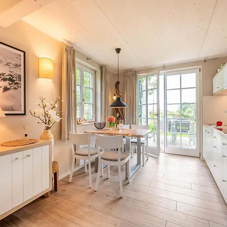 度假居 Herrlich 01 Klein Stresow Ruegen By Ruyastay